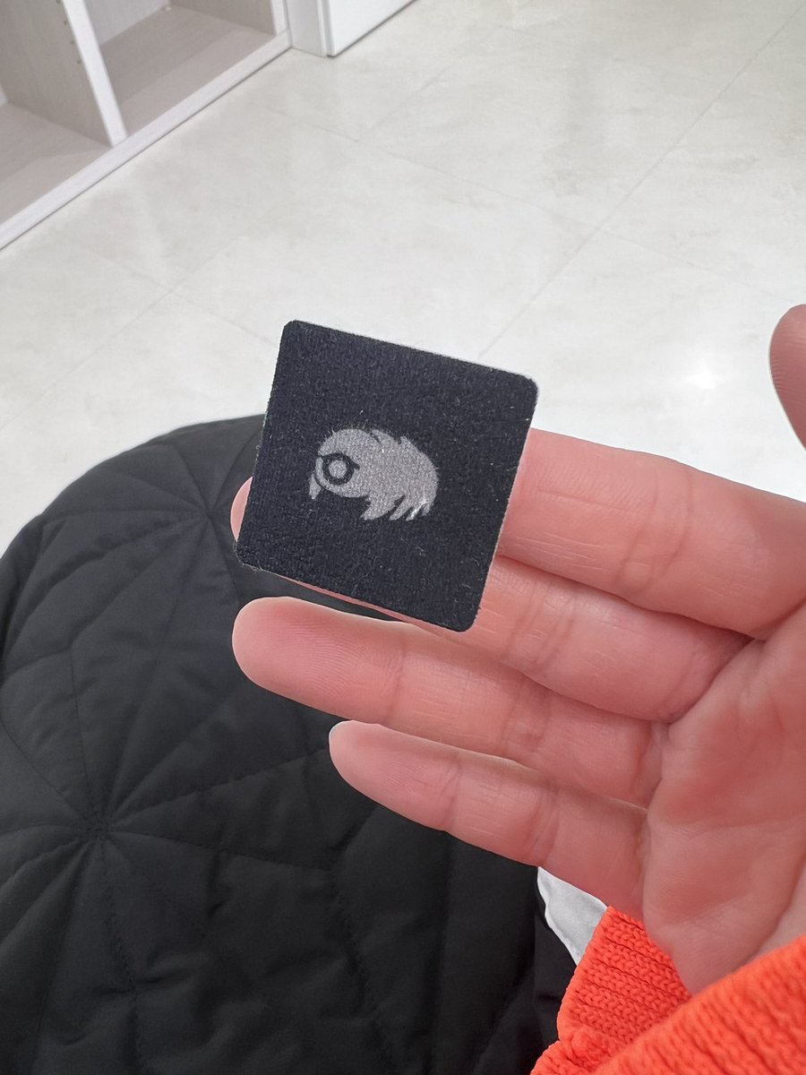 ppmikisi's tweet photo. Makuakeさんで購入したクマムシート。
クマムシちゃんが愛らしく、サワサワしちゃう表面🤤
すぐに拭けて、繰り返し使えるのが魅力で購入。
ついつい拭き拭きしたくなる🤝
#Makuake
#Makuakeアンバサダー
#KUVRD https://t.co/viqePZ7bcg