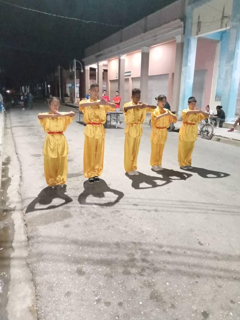 YoneideV's tweet photo. Continúan las actividades recreativas en barrios y comunidades del municipio Ciego de Ávila dándole salida al proyecto comunitario de Recreación y Tiempo Libre.
#CVACapitaLate 
#LatirAvileño
#MejoresPosible. https://t.co/0i6S5gHhkO