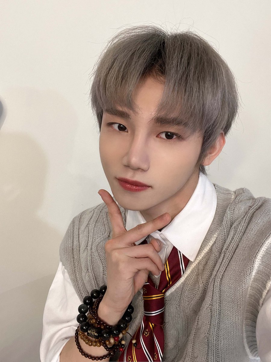 KLsLY3lLnav1ODR's tweet photo. ๐ ะก ะดะฝัะผ ัะพะถะดะตะฝะธั, ะ ะฐะพัั! ๐ ะัะปะธัะฝะพะณะพ ะฝะฐัััะพะตะฝะธั ะธ ัะดะฐัะธ ๐
#JWiiver #์ ์ด์๋ฒ #๋ผ์ค์ธ #Raots
#HappyRaotsDay https://t.co/4SogyDmXNw
