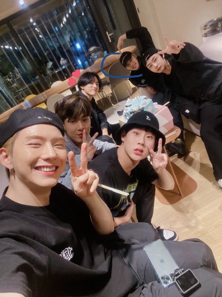 ์์ฝ์นด๋๐๐๐๐; tweet media