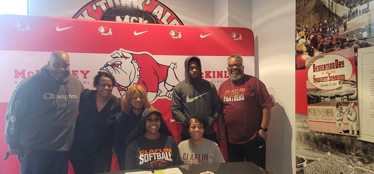 AvaLaVaye2023's tweet photo. It's official! CU is my HBCU! I would like to thank my family, @McK__softball, @DiamondchixP &amp; @McKinleySports for their support. Looking forward to my time at @ClaflinUniv1869. Signed, sealed, committed @ClaflinSoftball I'm yours
#signedsealeddelivered #PawsUp #2023 #GodIsGood https://t.co/kGJ8FaMuE3