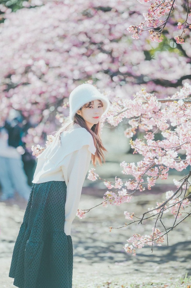 3月1日｡･ﾟ おはよう~🍓🥣🥛
Happy Birthday私¨̮⋆♡⋆
早咲きのピンク桜と一緒に🌸
新しい1年もよろしくお願いします🍬