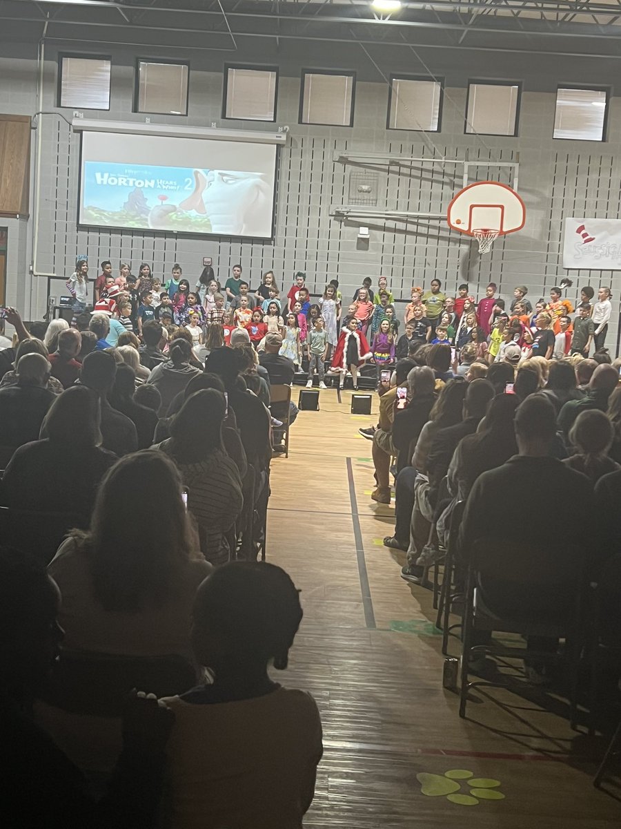 Coronado305's tweet photo. Full house tonight for our second grade program! #CoronadoGrowsGreatness #305GrowsGreatness https://t.co/hJZ8lyLP5I