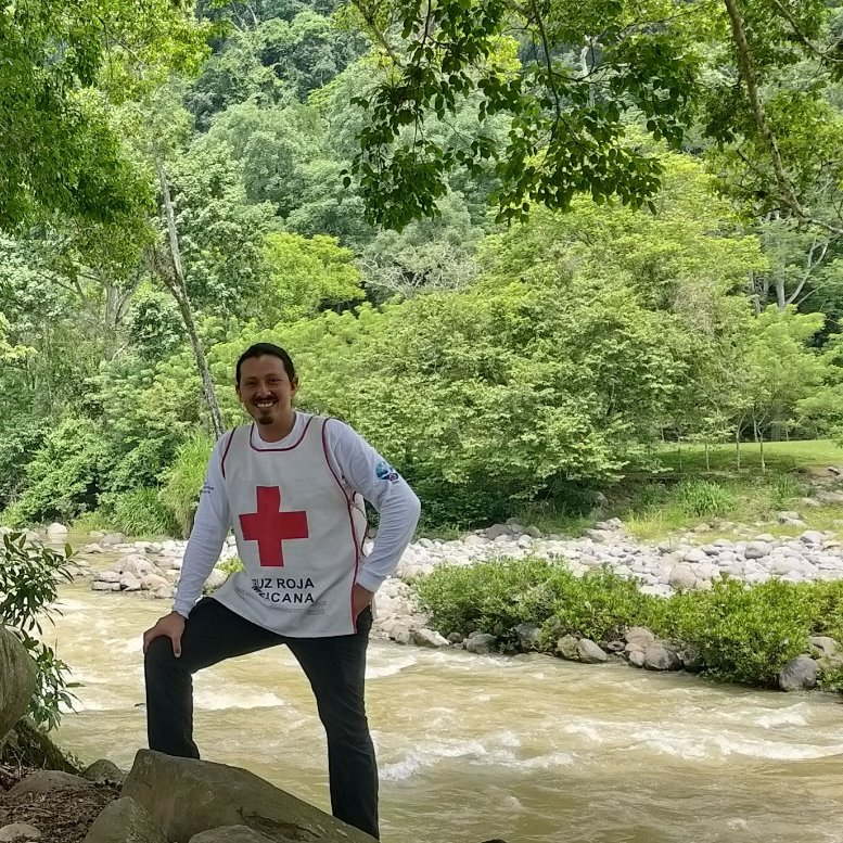 CruzRoja_MX's tweet photo. Comenzó como #voluntario de #CruzRoja en #Colima, apoyando en el monitoreo de ciclones tropicales.

Actualmente es responsable operativo del Proyecto de Resiliencia ante Inundaciones que enseña a las comunidades qué hacer en caso de desastres. 

¡Gracias Gabriel, por tu labor! https://t.co/2f2kiz7jVa