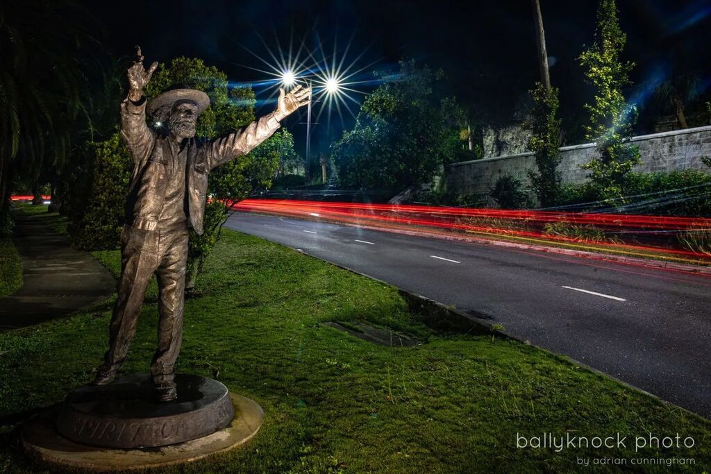 Johnny Barnes
.
.
.
.
.
.
#bermuda #ballyknockphoto #ahhbermuda #wearebermuda #bermudadreaming #instagram #longexposure #bermudatriangle instagr.am/p/CpOZYu5uWsy/
