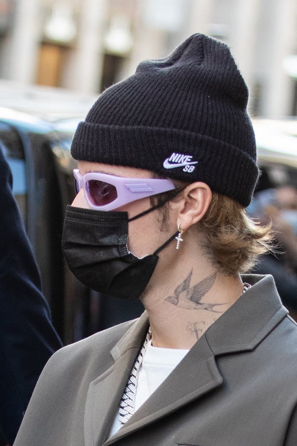 jbieberism's tweet image. Justin Bieber leaving his hotel in Paris.( March 1st,2021)