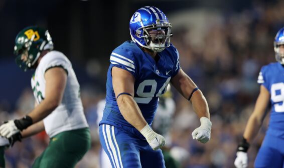 BenCriddleShow's tweet photo. .@Action_Jax44 on his brother, John Nelson:

"He's a hard worker and he's someone I look up to. He teaches me good lessons like working hard, especially in the classroom. ... He's a good guy off the field but when it comes to on the field, he wants to be a monster and tear it up. https://t.co/ZRlckys1gq