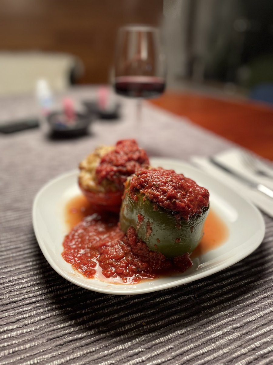 halfchicken666's tweet photo. Höre @thecure und esse vegetarisch. Hätte mir das jemand in den #80ern erzählt, ich hätte ihn ausgelacht … 😄 https://t.co/xZ7LkMKK07