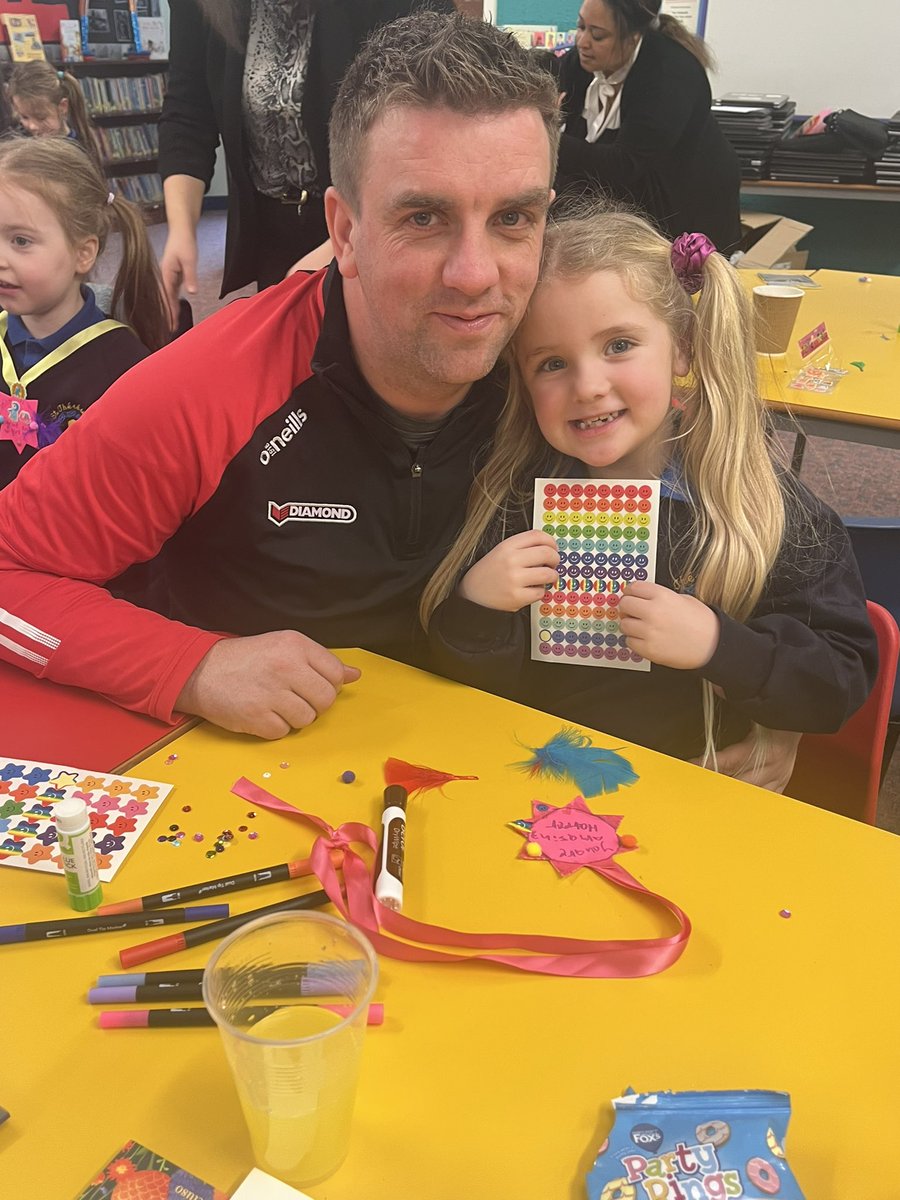 StTheresesPS1's tweet photo. Our Families Connect group had a fantastic time this week discussing Praise. We had great fun making ‘Praise Badges’ to be used at home. Well done everyone. 🥳🤩 https://t.co/NDLBQ0bK5d