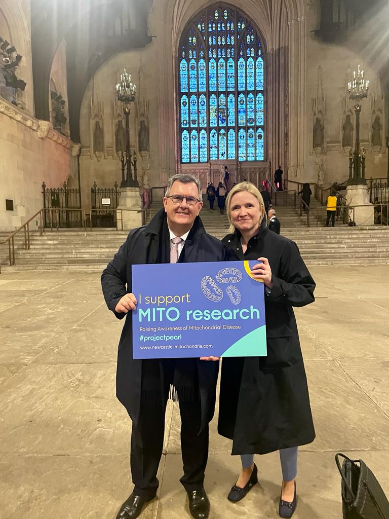 MitoResearch's tweet photo. Thank you to @J_Donaldson_MP for helping us raise awareness of #mitochondrialdisease &amp; supporting our #mitoresearch on #RareDiseaseDay2023 💚#mitoawareness #projectpearl #RareDiseaseDay @UKParliament @GeneticAll_UK @rarediseaseuk @PolicyNCL @RareDiseasesEU @rarediseaseday https://t.co/rpjAOKJ0JU