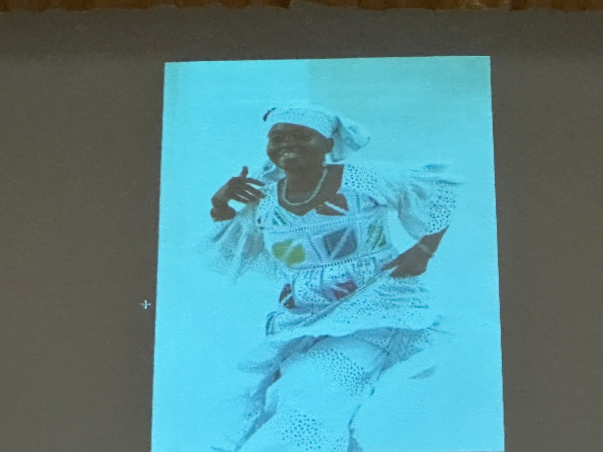MiddleSchool267's tweet photo. An amazingly powerful and emotional finale…A tribute to our very own #MS267 legend, Ms. Primus-King. While we lost her, she is and always will be with our school in her amazing and energetic spirit. We love you! Rest in Power, Queen. ❤️ #BlackHistoryMonth https://t.co/vU41o3tE97