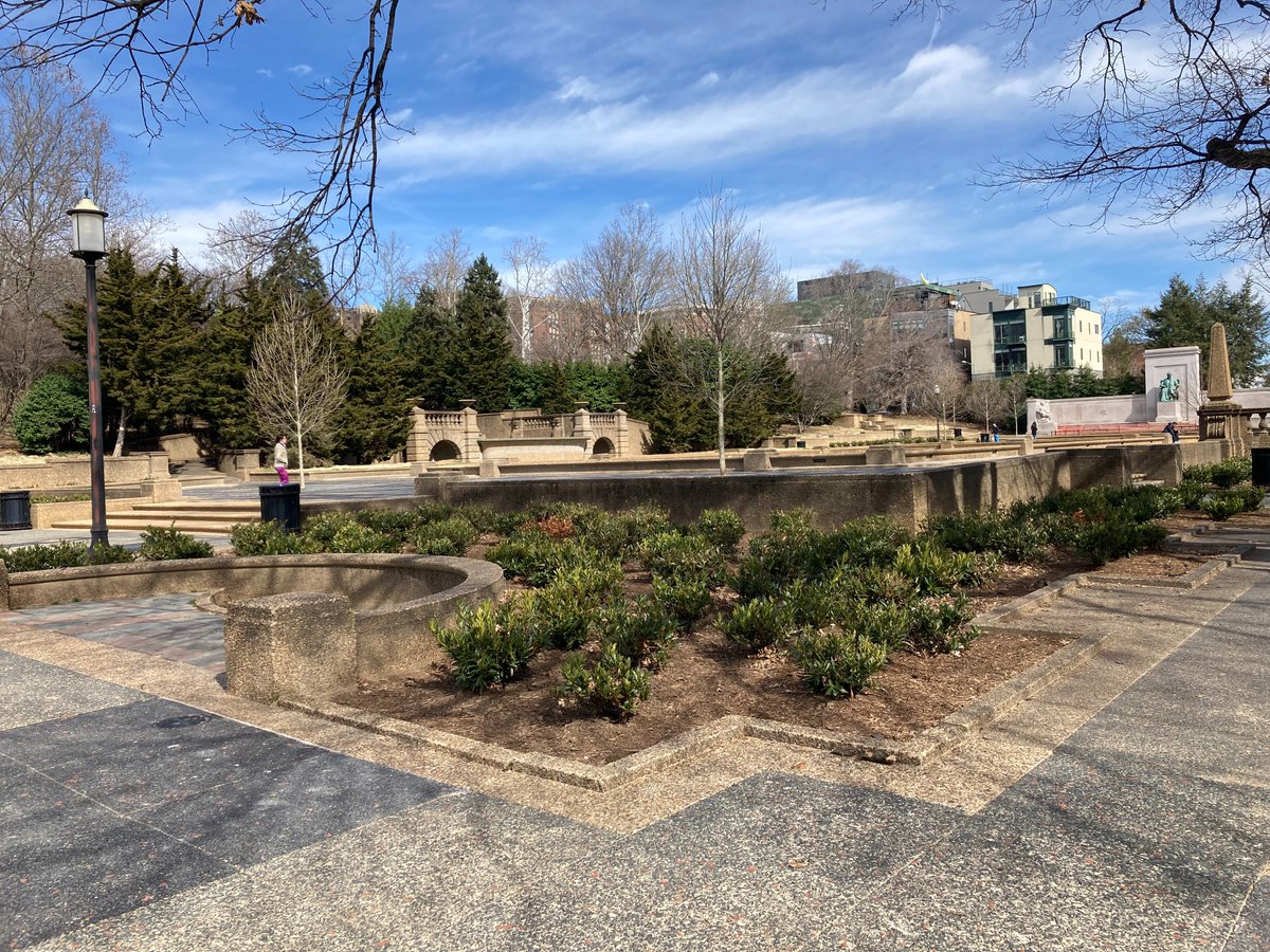 In time for spring, the lower plaza of Meridian Hill Park is open and more accessible! The new route provides access from the corner of 16th St. NW and Florida Ave. NW/W St. NW.  

Plus, we've planted more than 500 new plants!

go.nps.gov/meridianlowerp…