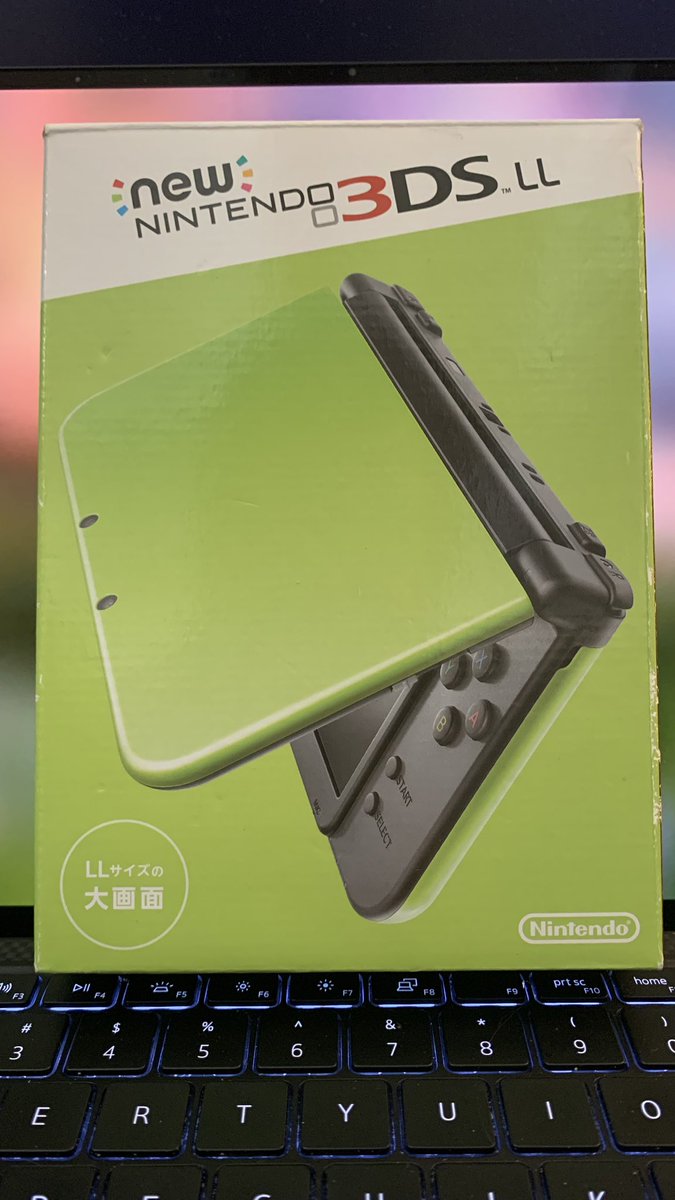 vilexempire's tweet image. It’s finally here! My first 3DS.

#Nintendo #3DS #3DSLL #gaming