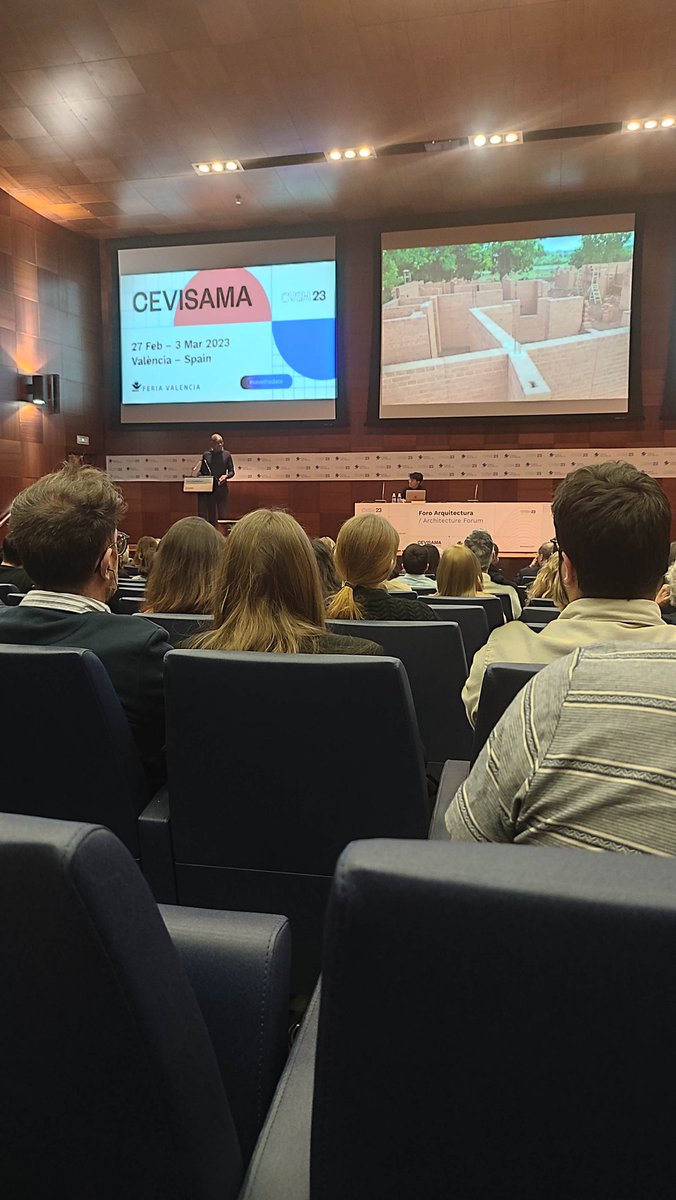 JoseLuisArqt's tweet photo. Esta tarde tocaba aprender de:

David Chipperfield 

Anne Lacaton

Francis Kéré

En @Cevisama Foro de Arquitectura

#architecture #arquitectura #valencia #cevisama #foro #proyectos #berlin #burdeos #projects #rehabilitacion #maestros @arquitect_viva https://t.co/M9udaBsd24