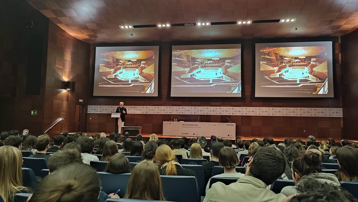 JoseLuisArqt's tweet photo. Esta tarde tocaba aprender de:

David Chipperfield 

Anne Lacaton

Francis Kéré

En @Cevisama Foro de Arquitectura

#architecture #arquitectura #valencia #cevisama #foro #proyectos #berlin #burdeos #projects #rehabilitacion #maestros @arquitect_viva https://t.co/M9udaBsd24