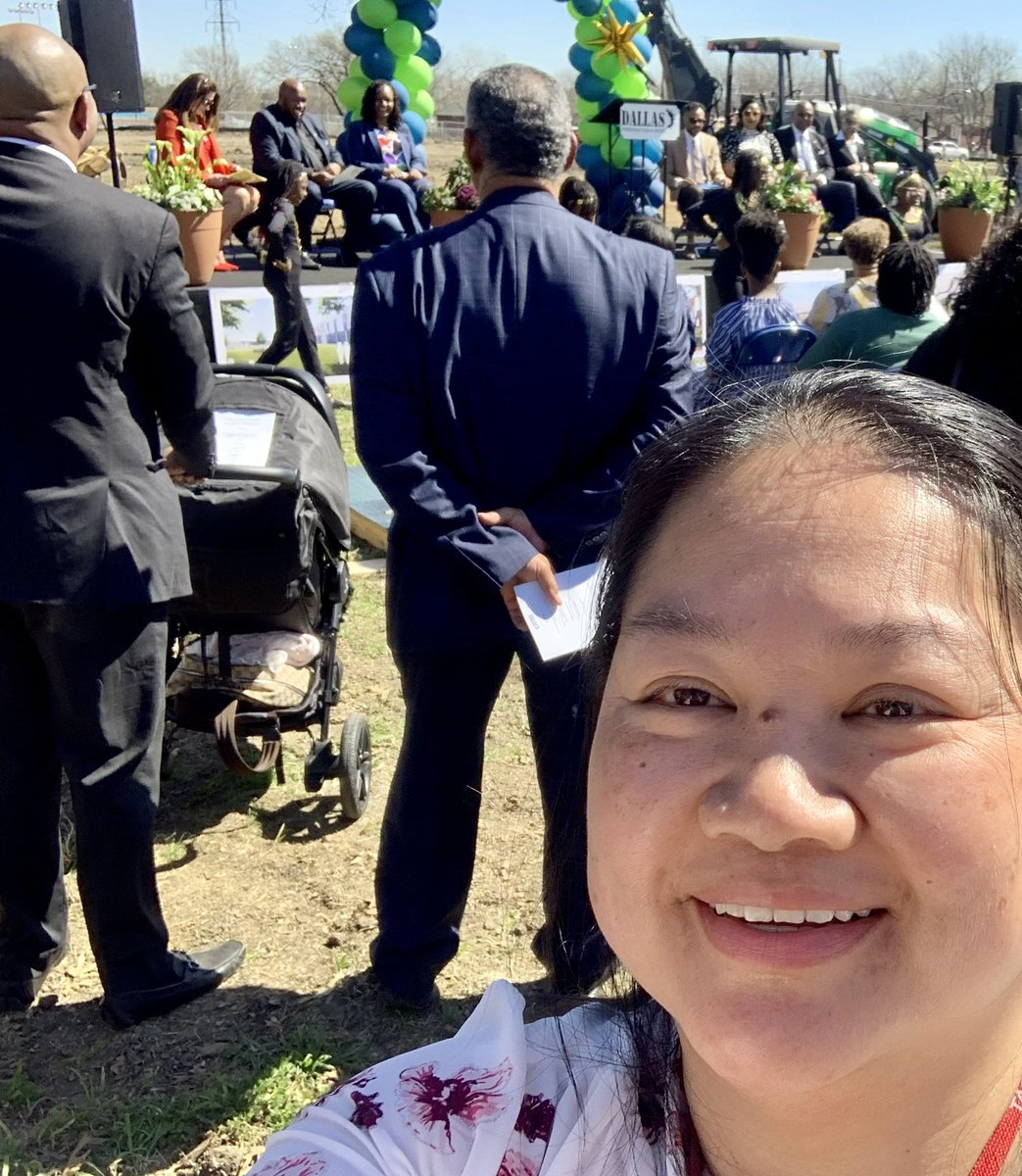 francine_ly's tweet image. A beautiful day to attend @dallasschools #Groundbreaking at Albert C. Black Elementary School! 

🚜👯‍♀️📚 #PublicEd #TeamFLy
