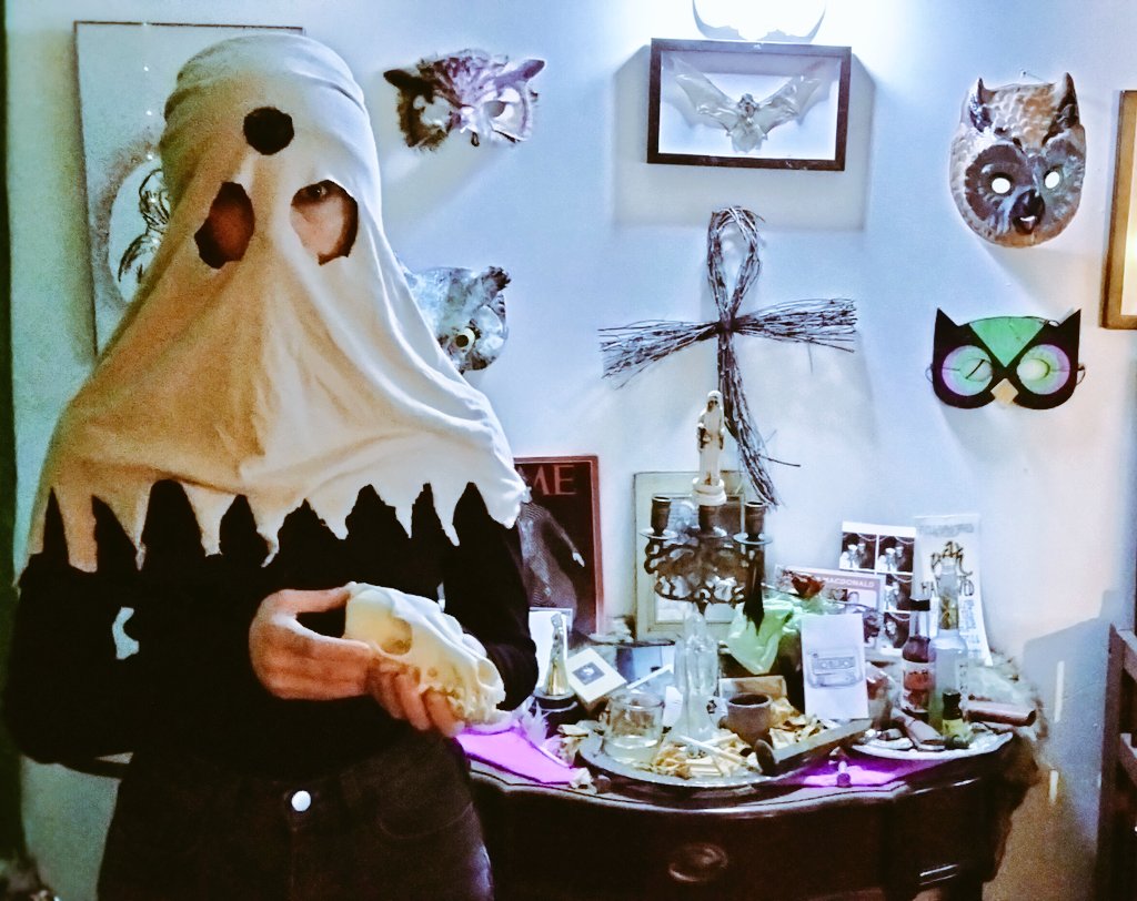 pragmagick_cast's tweet photo. New 2023 #audiomancy albums:
#DAKOTASLIM
https://t.co/ehEowsOzaw
#ECTOGASM
https://t.co/ide0oCgiHf
Read more from the #HauntManual
https://t.co/GWB9PTNNA1
#occultmusic #soundmagick #magick #hauntomancy https://t.co/k6Vvu4vBLK