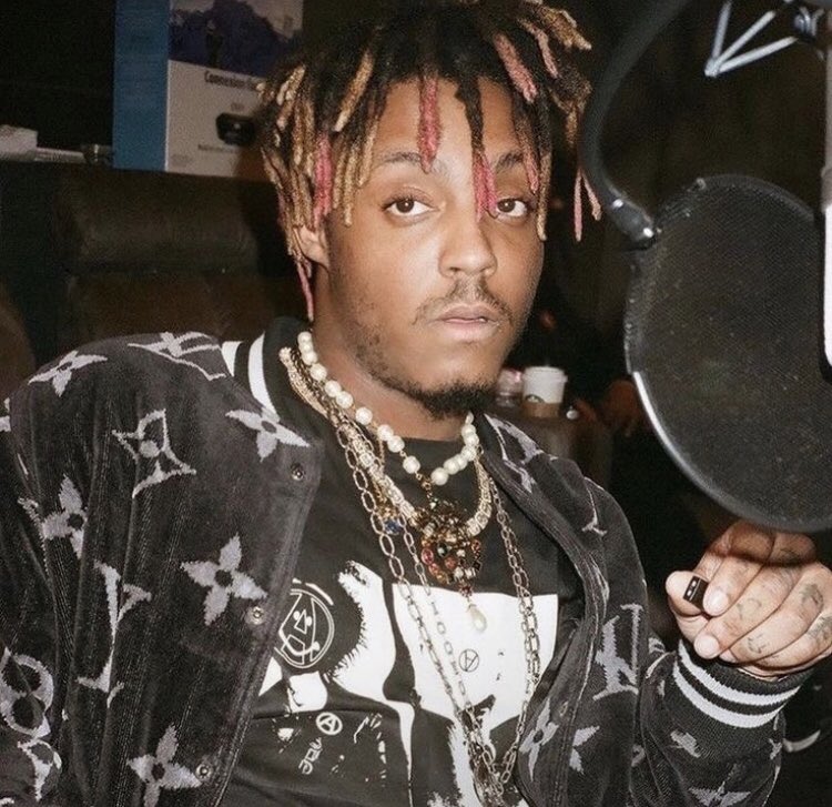 _Morning_Again_'s tweet photo. My top 10 Juice WRLD grails 🖤

A Thread👇🏼 https://t.co/4azIt1RLlT