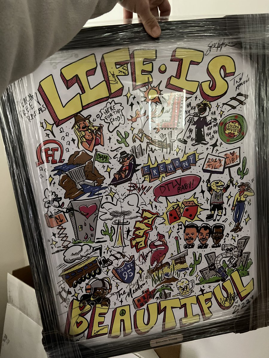 thank you @TPAIN @Olivertree @peachtreerascal @treamani @bigwildmusic @alessiacara +++ everyone else who signed my LIB poster 🫶💖⛓️ such a unique feeling!