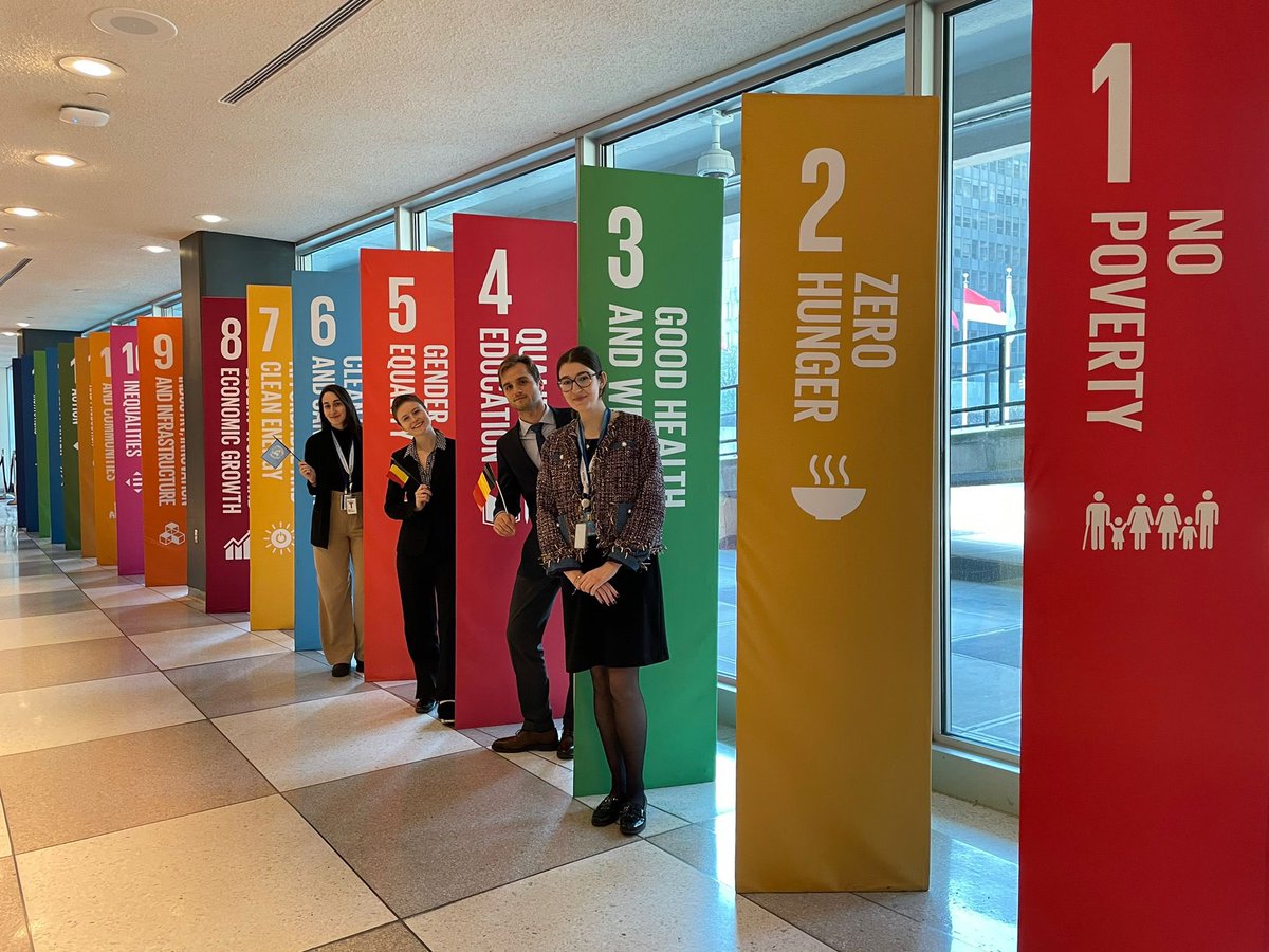 📢 Are you interested in an internship in multilateral diplomacy? 

Our 🇧🇪 mission is looking for FR/NL speaking master’s students, eager to do an internship in NY and discover the UN 🇺🇳! 

See details here: newyorkun.diplomatie.belgium.be/about-us/job-o…

Please 🔄!