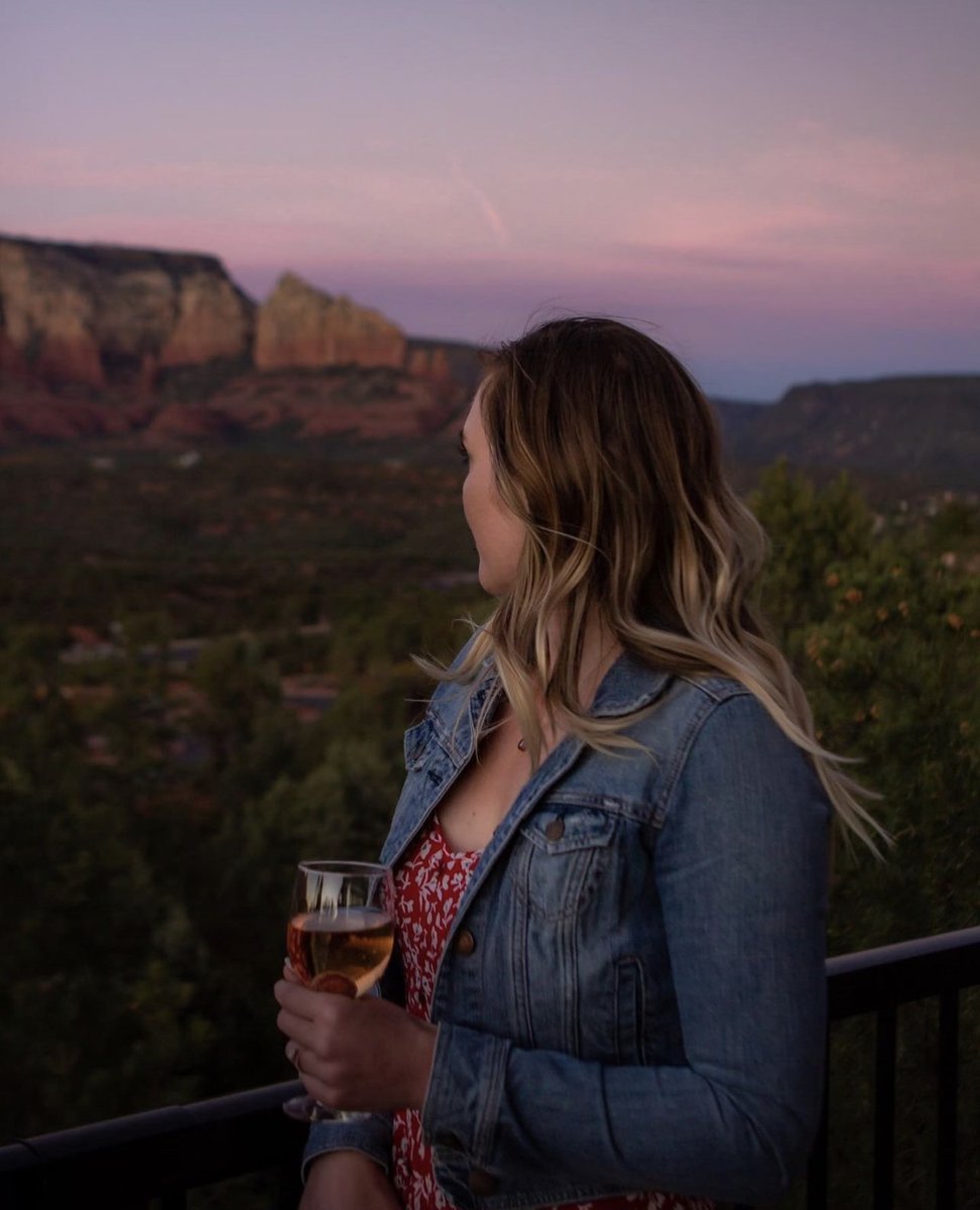 SedonaDotOrg's tweet photo. Winter is when our town reaches its maximum capacity, so shops, restaurants, and activities may be crowded if you wait until the afternoon to play.

@erinnkeala

#VisitSedona #BookDirect #SedonaArizona #VacationRentals #RedRocks #SedonaAZ #State48 #DreamVacation #ExploreSedona https://t.co/otHmlQx0eB