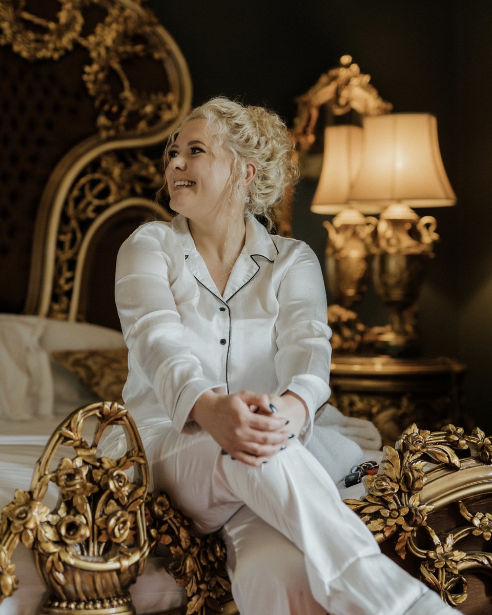 BeanieandJosh's tweet photo. Stephanie + Sam // Allerton Castle

A wedding in a castle, complete with surprise singing waiters and fireworks. Lovely :)

#casltewedding #yorkshirewedding #storytelling https://t.co/ngtKRfTthw