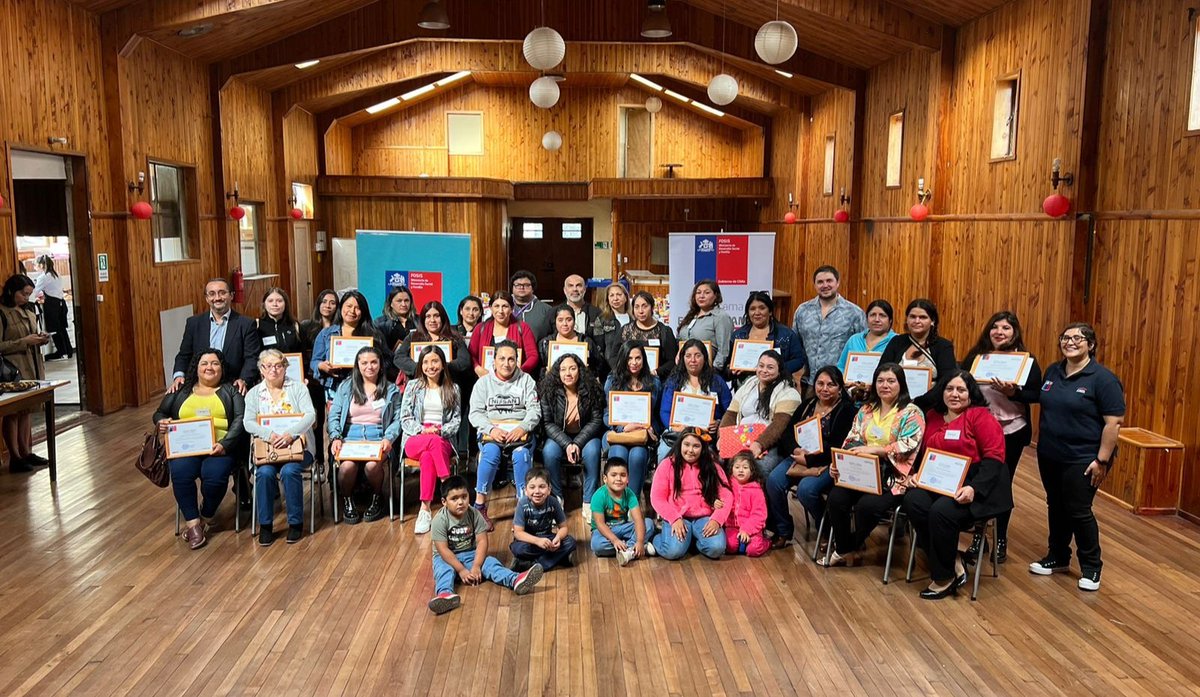 DPPRanco's tweet photo. Para dar cuenta de la capacidad de emprendimiento y empuje de las mujeres🙋🏻♀️👩🏻🌾 del Ranco, el @DPPRanco @DppAlejandrorc encabezó en #LaUnión, certificación del programa Emprendamos Semilla de @FOSIS_LosRios #CesarFuentes @V_Huaiquimilla
@EnergiaLosRios @munilaunion @corelosrios https://t.co/yxyRglbnFz