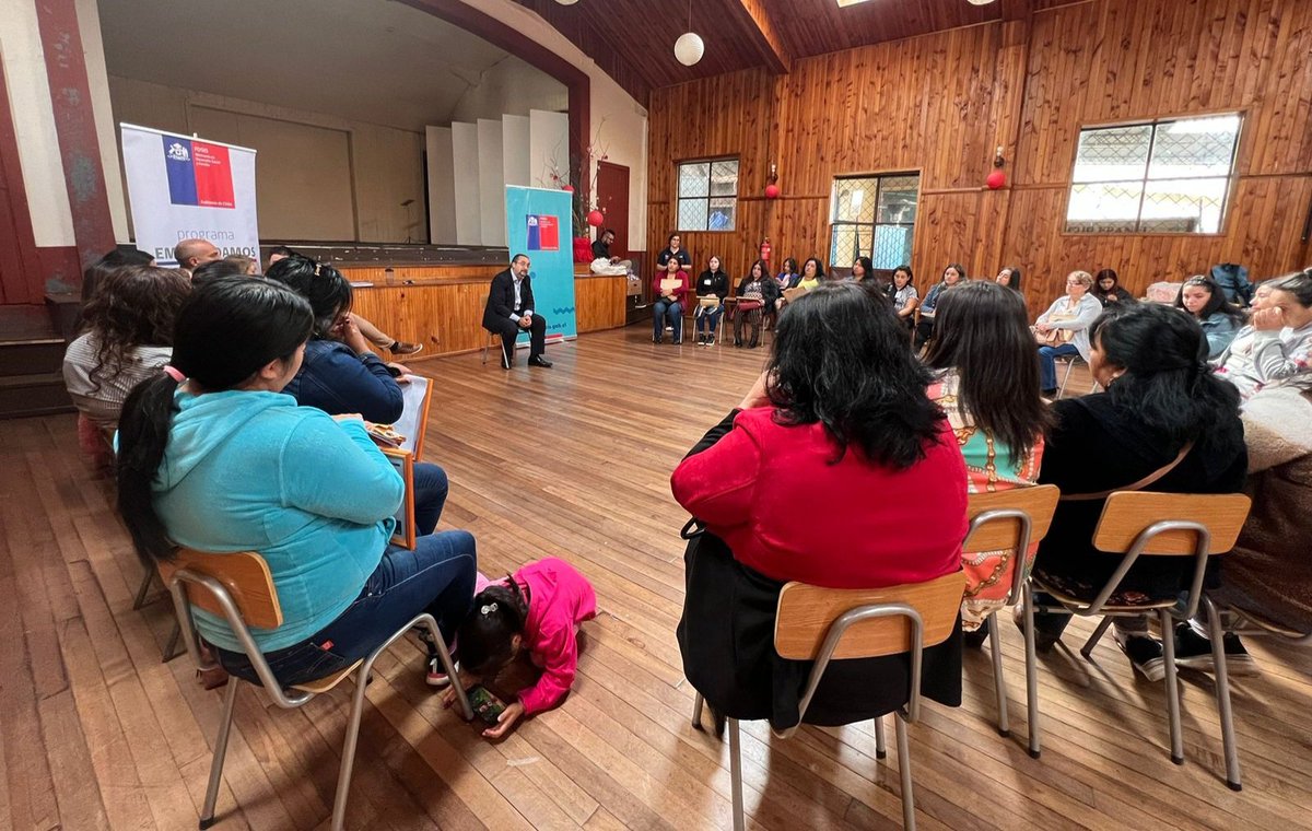 DPPRanco's tweet photo. Para dar cuenta de la capacidad de emprendimiento y empuje de las mujeres🙋🏻♀️👩🏻🌾 del Ranco, el @DPPRanco @DppAlejandrorc encabezó en #LaUnión, certificación del programa Emprendamos Semilla de @FOSIS_LosRios #CesarFuentes @V_Huaiquimilla
@EnergiaLosRios @munilaunion @corelosrios https://t.co/yxyRglbnFz