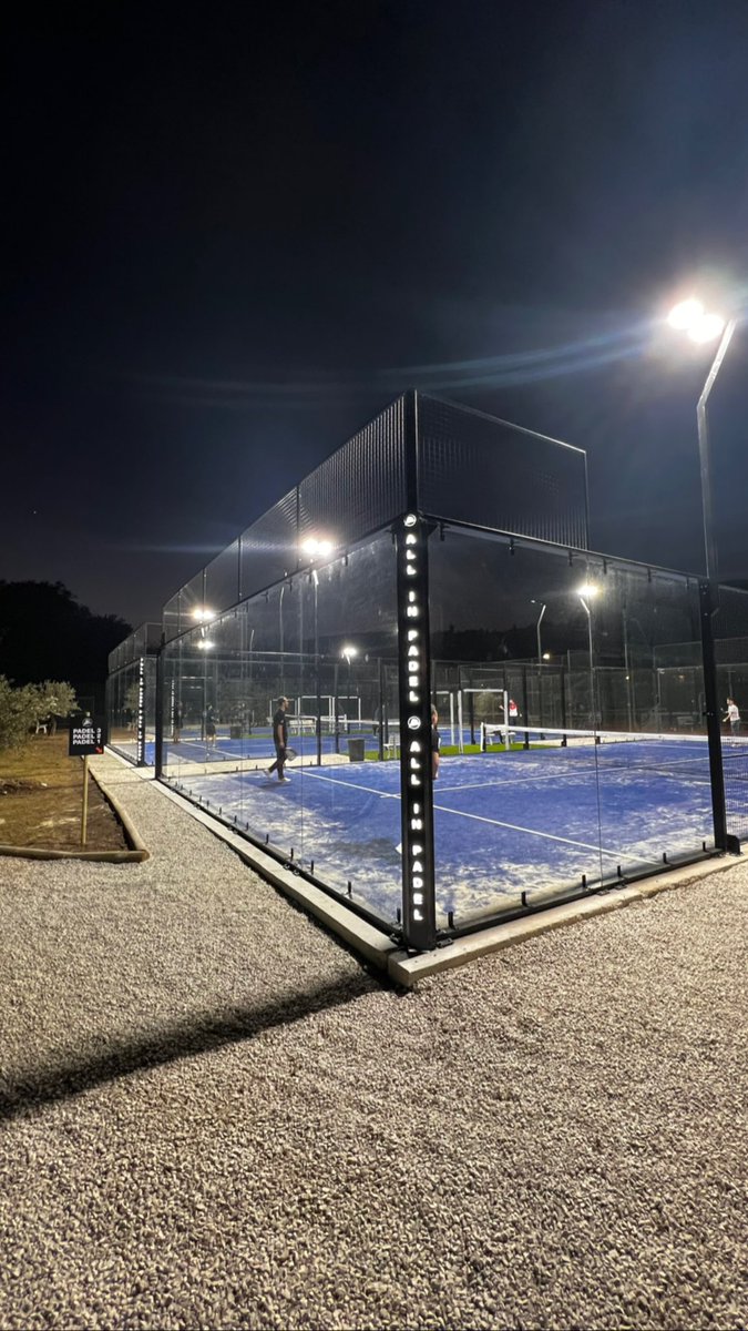 [Padel] 🎾

Après deux clubs sur #Lyon et un sur #Grasse le développement de <a href="/Allin_Group_/">All In Group</a> se poursuit avec 4 nouvelles pistes sur #VilleneuveLoubet. Venez profiter de ce cadre unique dans une ambiance de rêve 😍
 <a href="/thierryascione/">thierry ascione</a> <a href="/tsonga7/">Jo-Wilfried Tsonga</a>  <a href="/JohanBergeron/">Johan Bergeron</a> #Padel