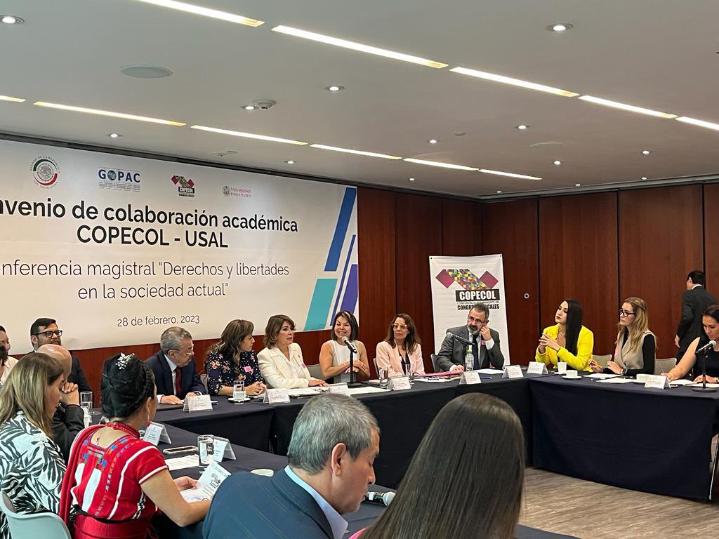 AuroraSierraR's tweet photo. Este día asistí a la firma de convenio de colaboración académica entre la @CopecolOficial (Conferencia Permanente de Congresos Locales) y la @usal (Universidad de Salamanca) en el @senadomexicano . https://t.co/j5rebo08YH