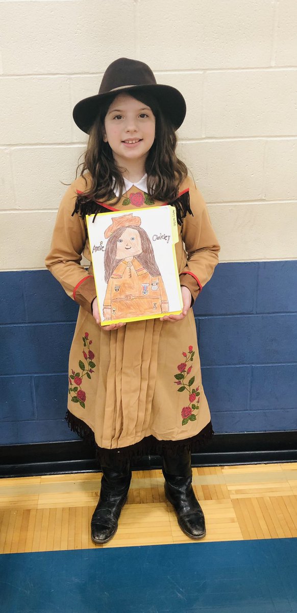 brandonmariemil's tweet image. 3rd grade #biography day. First research project! (My old prom dress, wedding hoop skirt—both altered—and teen-era riding boots, make an appearance as well.) #teachingHistory #grandkidsRock