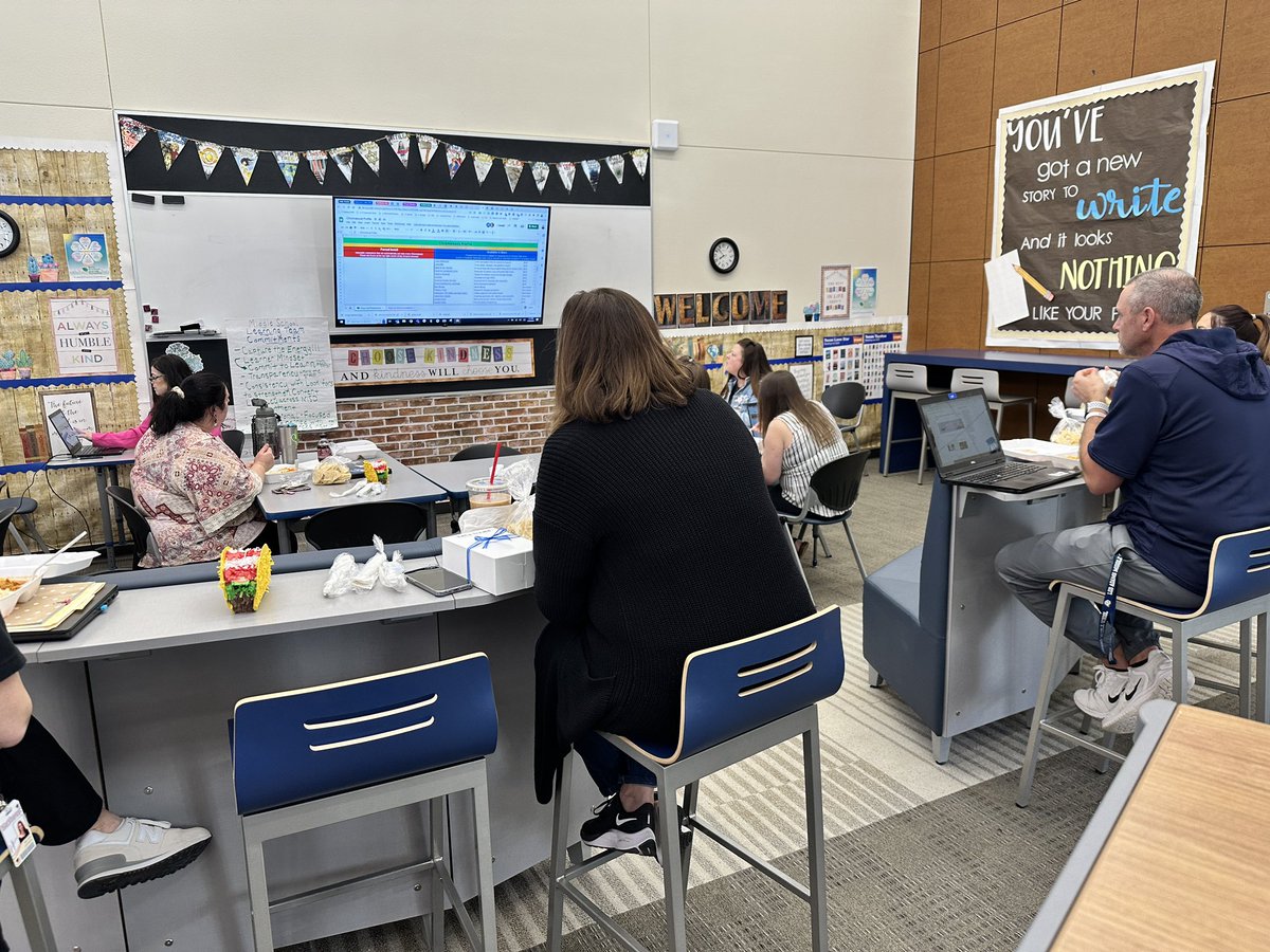 ReneEgle's tweet image. Q3 Tacos &amp;amp; #TechBytes @LeoAdamsMS - Leveraging the #Chromebook for Differentiation. #edtech #nisdit @berumen_ams &amp;amp; thank you Don Taco!!! @MatriceRaven