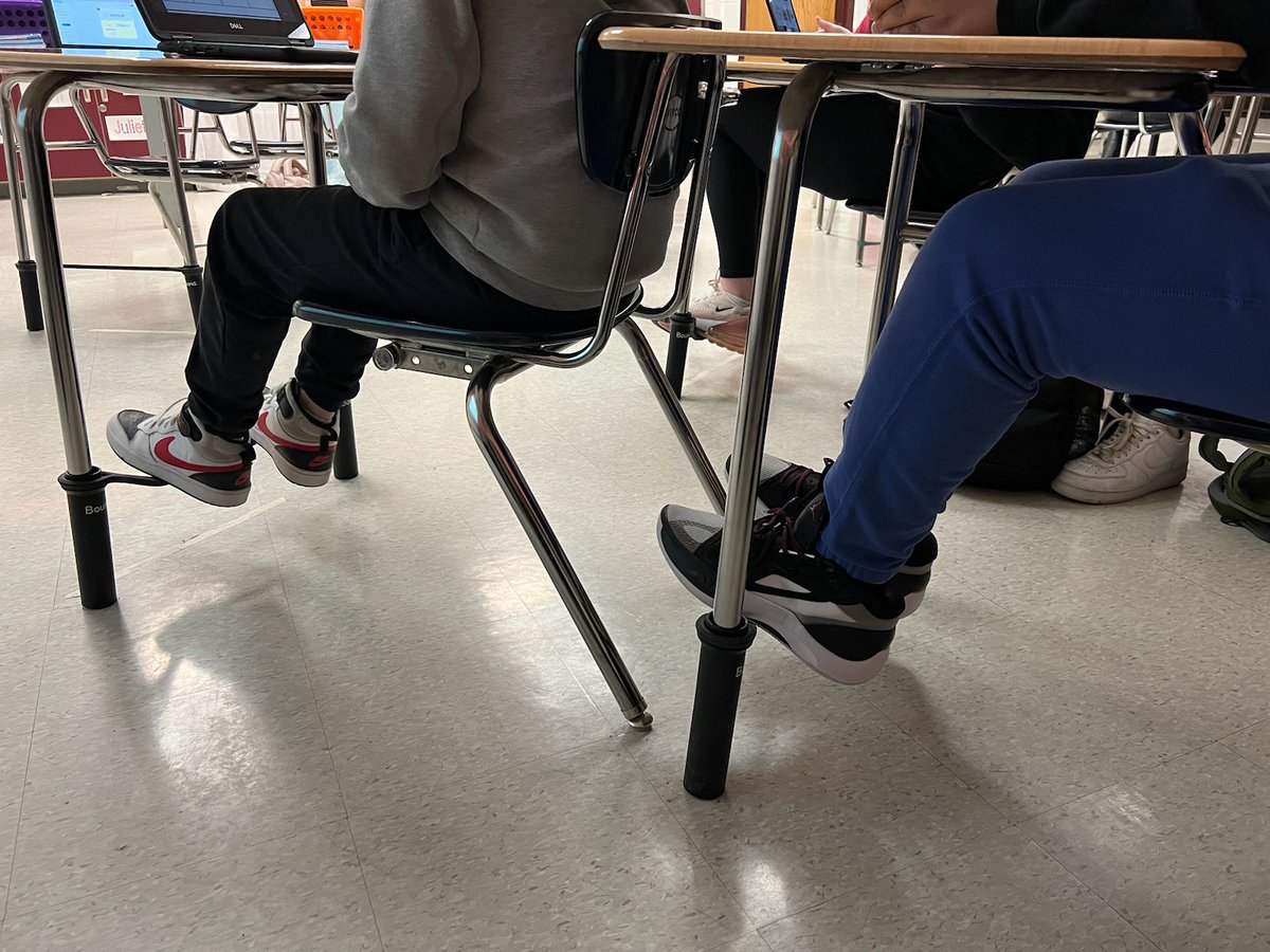 katiemishon's tweet photo. These bouncy bands have made such a difference in our classroom and we hope to have a full class set with your help! Check out our #DonorsChoose project to contribute to our classroom. #flexiblelearning #middleschool #adaptiveclassroom #student  https://t.co/BJp26XzZFK https://t.co/sgZnO6jeym