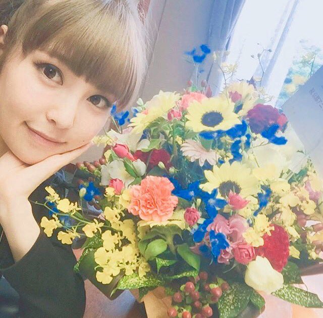 rec_support's tweet photo. 人の寿命ってシェア出来たら良いのになって思った夜でした

早すぎる

心より御冥福をお祈りします

たくさんのありがとうをありがとう https://t.co/fx5J1lqFoa