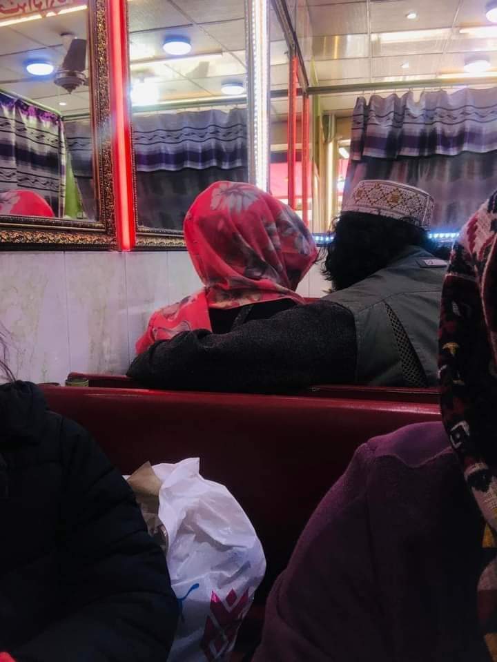 زه دې کړم ایسار تا پرې حمله وکړه
شېخه  دا دې  څنګه  فیصله وکړه؟
م. لاصیب خپله ماشوکه تر رېستورانت پورې راوستلی شي خو د بل خور او لور پوهنتون ته نه پرېږدي، پخپله غاړه غاړۍ شي خو بله فرض علم ته نه پرېږدي.
ماته د جنت کیسې - ځان ته د دنیا حساب 
دا دی عجیبه انصاف- دا دی عجیبه کتاب