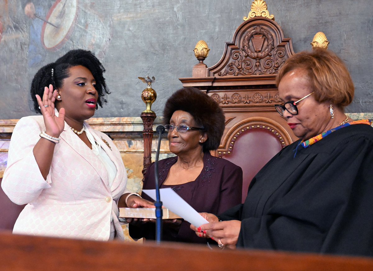 RepMcClinton's tweet photo. #Pennsylvania THANK YOU FOR THE PRIVILEGE to be the first woman Speaker of the #PaHouse! From Benjamin Franklin to K. Leroy Irvis to now #SouthwestPhilly’s daughter! Wow! THANK YOU LORD! THANK YOU COLLEAGUES! Need ALL of your prayers! 🇺🇸🇺🇸🗳🗳🚨🚨🎉🎉🙏🏾🙏🏾🙌🏾🙌🏾✨✨ https://t.co/T9jvslT0HT