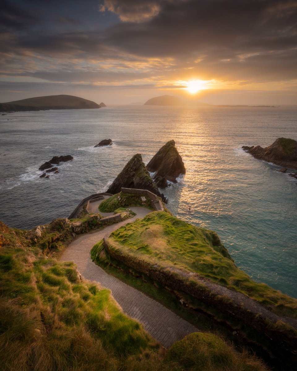 The magical Dunquin Pier in Co Kerry. Shot at sunset a few weeks ago <a href="/DinglePeninsula/">Dingle Peninsula Tourism</a> <a href="/sleaheadtours/">Dingle Tours</a> <a href="/UKNikon/">Nikon UK & Ireland</a> Z6 with 14-30mm lens. RT appreciated as always