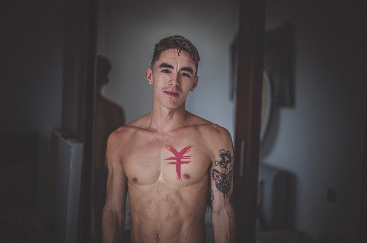 AaronPBergmann's tweet photo. Red Yen!
@cody_seiya

#colour #photography #colourphotography #depthobsessed #camera #skytower #bodyart #modeling #fitness #muscular #yen #aaronbergmann #aaronpbergmannphotography #apb https://t.co/36sXjam79y