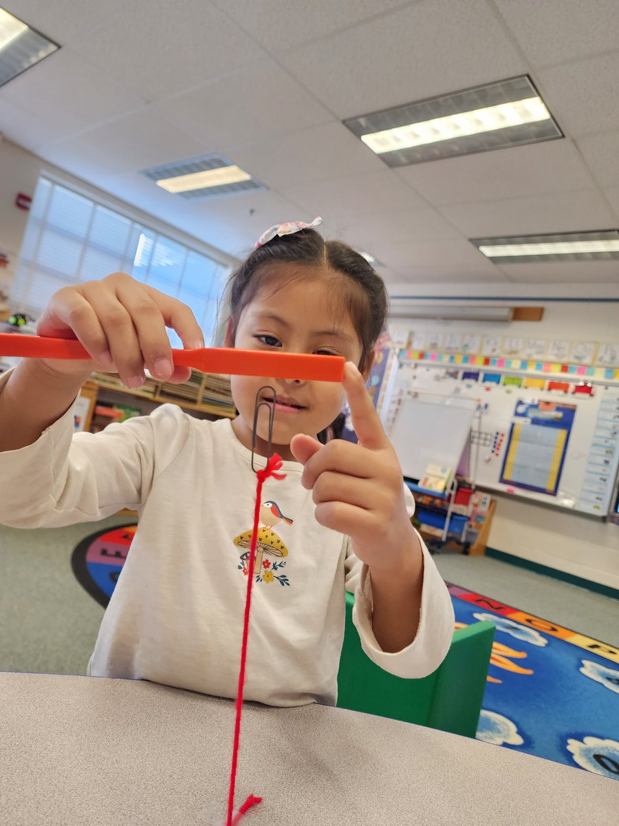 Is it magic? No, it's science! Fun with magnets. #kwbpride @APSscience <a href="/APS_EarlyChild/">APS Office of Early Childhood</a>