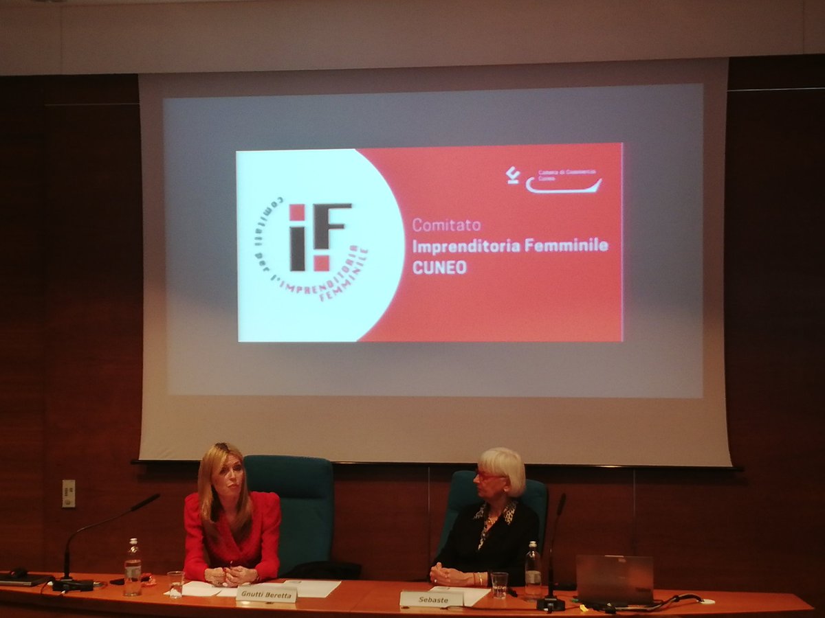 fiorenza30's tweet photo. Oggi il #ComitatoImprenditoriaFemminile della #CameraCommercio di #Cuneo ha ospitato #UmbertaGnuttiBeretta
#filantropia #sociale #arte #moda #milano #brescia
@PoldiPezzoli
@Unioncamere_Pie
@unioncamere https://t.co/SgBLzel2kC