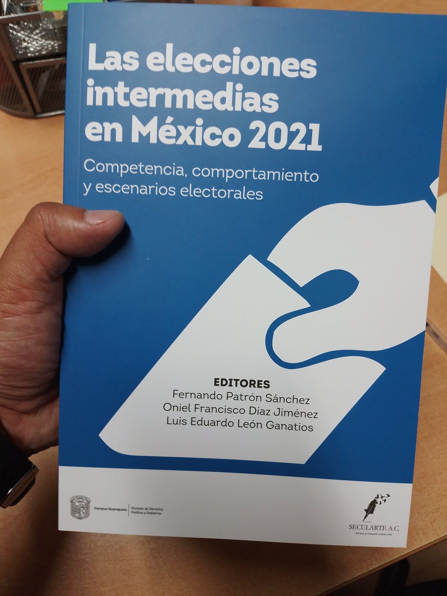 OnielDiaz's tweet photo. ¡¡Por fin, ya salió nuestro libro impreso, y en breve la versión digital!! https://t.co/SEQmTi8w0q