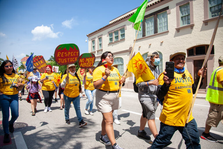 ciw-online.org/blog/2023/02/t… - Here at the CIW, we’re preparing to march 45 miles across FL for farmworker freedom.
But we can’t do it alone. We are counting on our network of allies to help make this a march for the history books!
Here are 3 ways you can participate in the march! 1/5