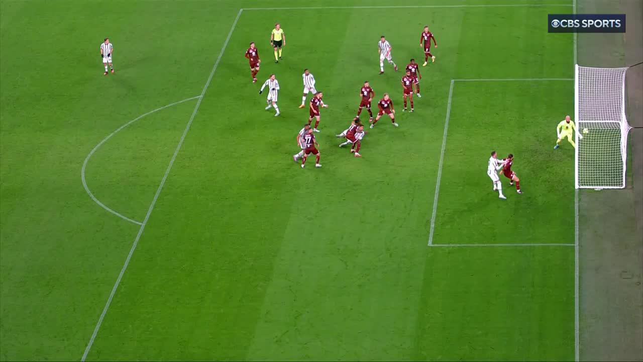 WHAT. A. MATCH. THIS. IS!

Juventus answer right back through Danilo! 🔥”