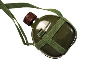 «Cantimplora» procede del catalán «canta i plora» (‘canta y llora’), por el ruido que hace el agua al salir de esta, similar a una mezcla entre canto y lloro.