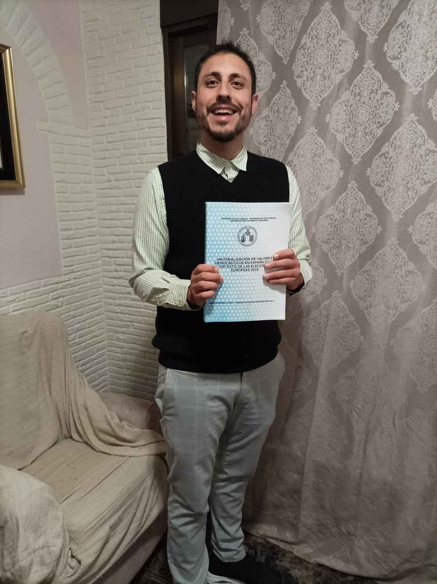 Desde hoy doctor con tesis sobre la FALTA DE DEMOCRACIA EN ESPAÑA.