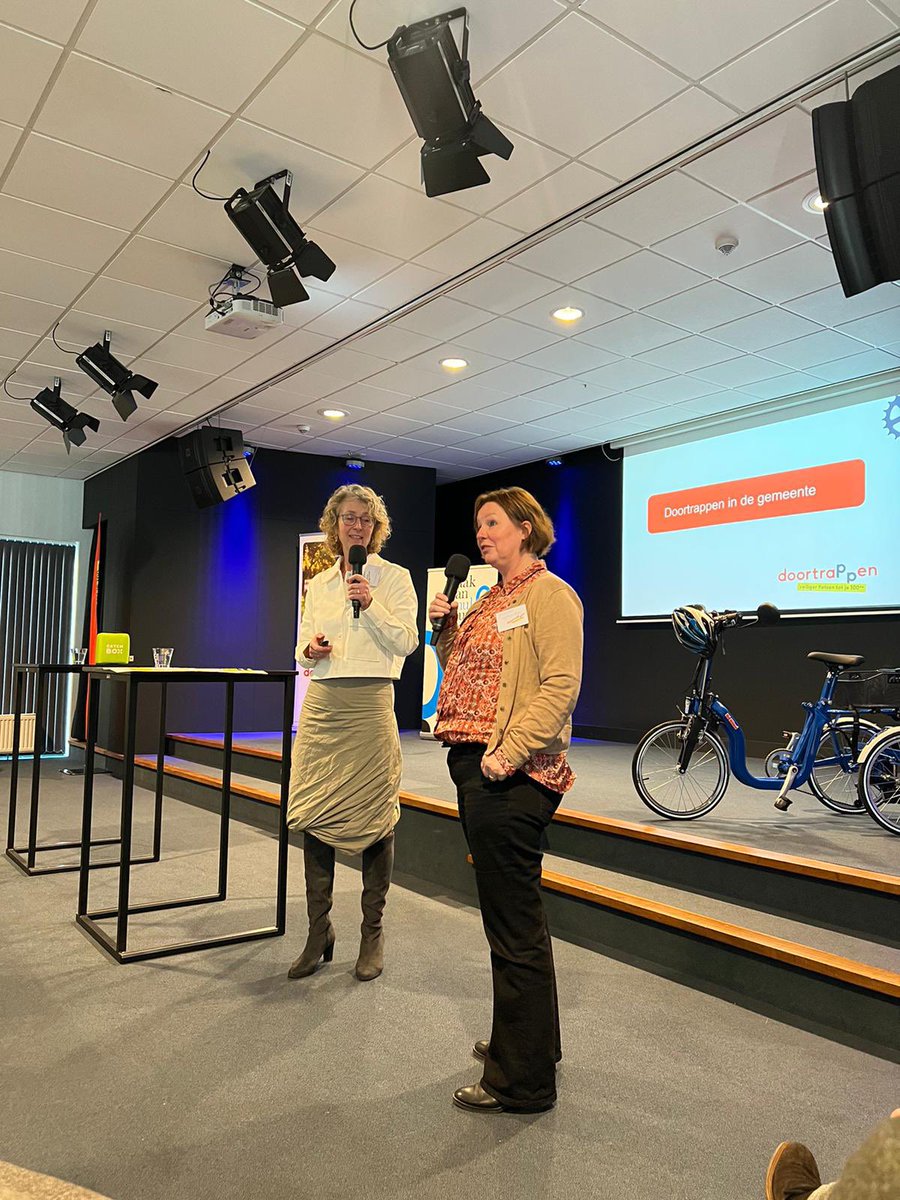 ROVLimburg's tweet photo. Samen met @KBOLimburg en @limburg vandaag een  informatieve en inspirerende netwerk bijeenkomst Doortrappen georganiseerd. In 2023 gaan we met gemeenten, KBO-afdelingen, maatschappelijke organisaties en andere partners niet afstappen maar doortrappen. #mvd01 #doortrappen https://t.co/Yy80furWNR