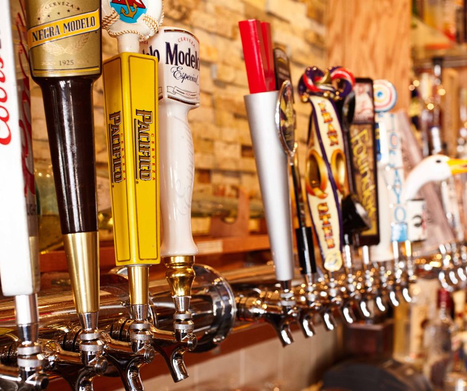 ElMariachiBar's tweet photo. Get the party started with Happy Hour!

Enjoy Happy Hour with us Monday-Friday 4pm-6pm!

RESERVE TODAY!
☎ (773) 549-2932
💻 https://t.co/gFuX1zkNNT

#chicagofoodguide #chicagofoodie #lakeview #lakevieweast #wrigleyville #wrigleyvillebars https://t.co/SFjg8tsYjJ