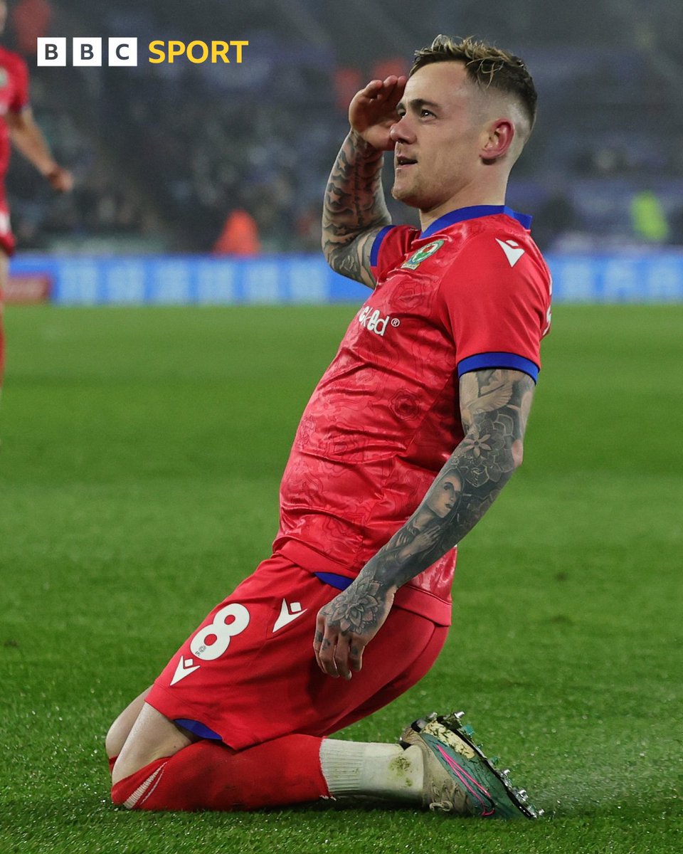 Sam Szmodics is currently loving life out there! 🙌 

#BBCFootball #BBCFACup #Rovers