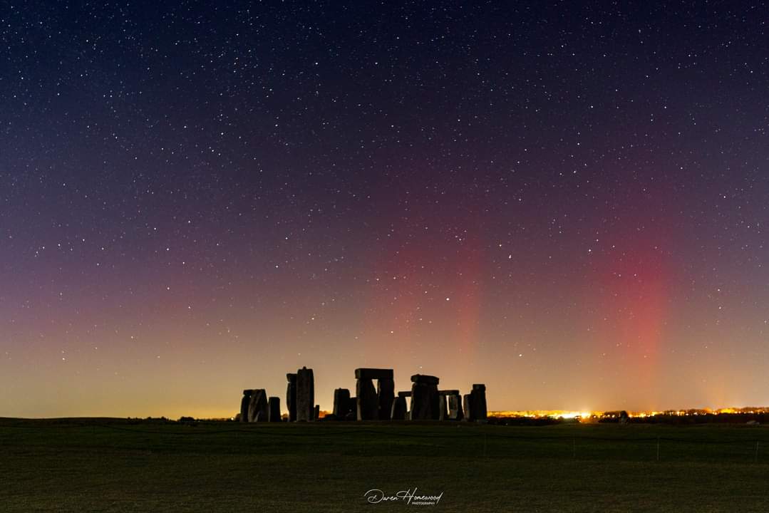 pippih's tweet photo. @GMBlibrary You can contact Nick at Stonehenge Dronescape on FB. My husband also got the near identical pic as he was there with Nick https://t.co/hN3VGnPWzW