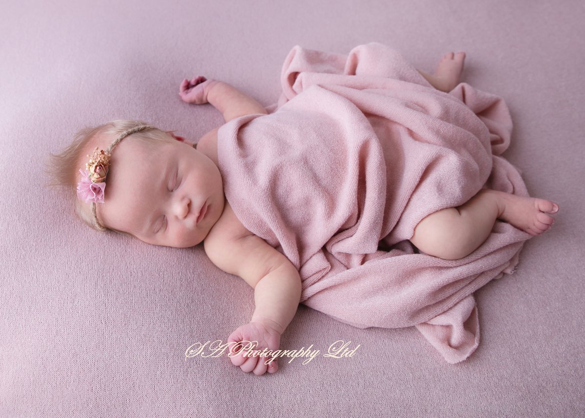 beautiful baby girl 😍😍😍
#newbornphotoshoot #newbornsession #babyphotography